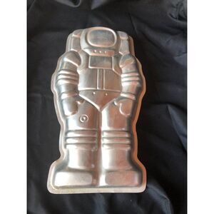 Vintage Wilton nasa astronaut space cake pan